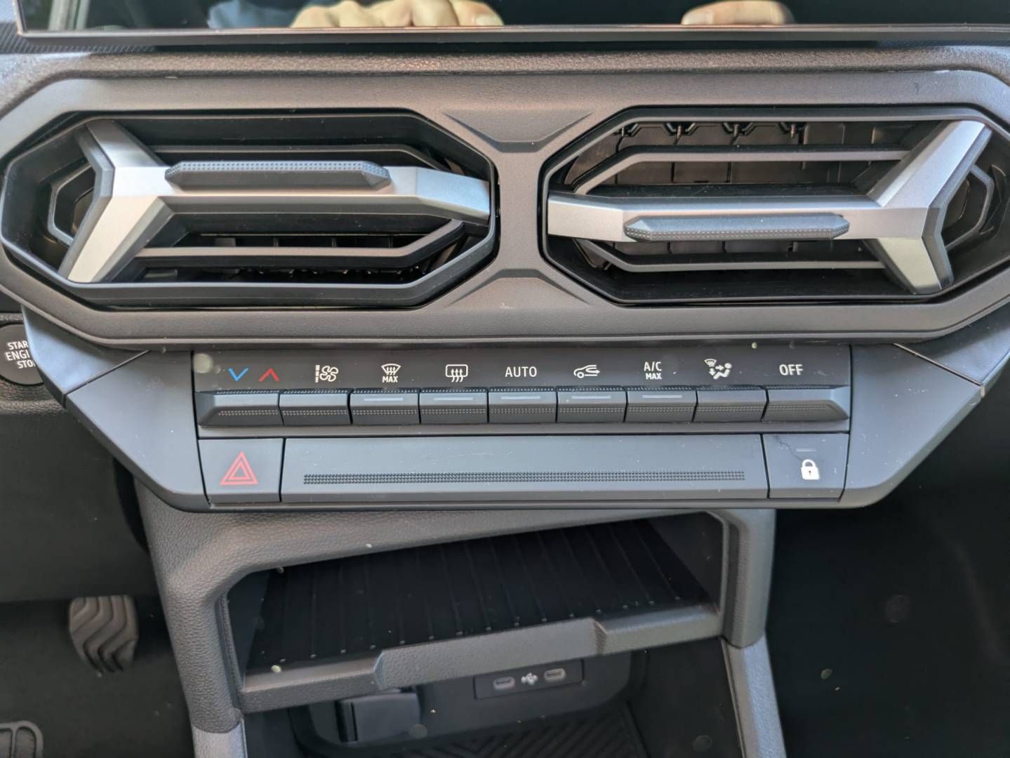 Fahrzeugabbildung Dacia Neuer Dacia Duster Journey ECO-G 100