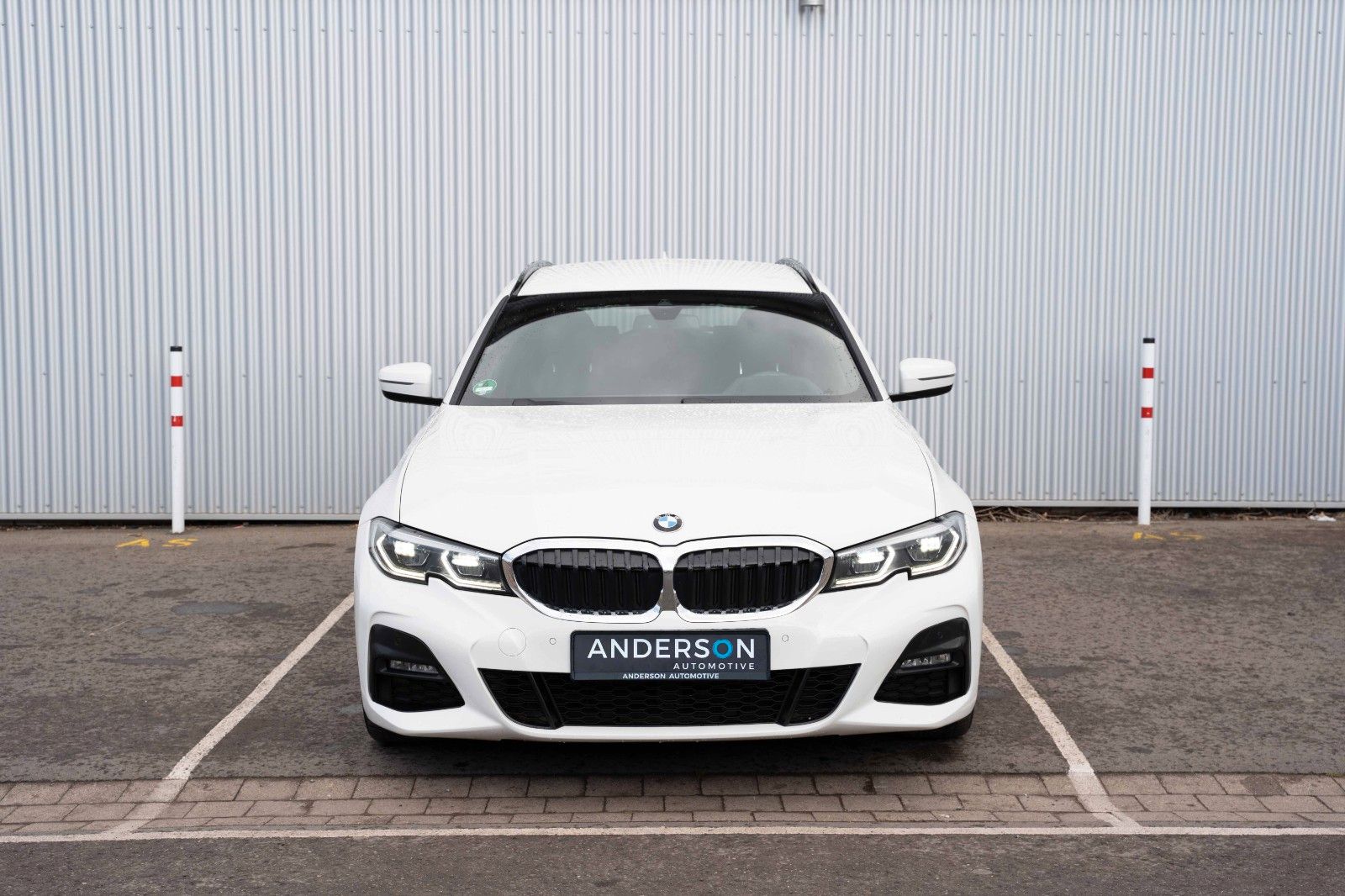 Fahrzeugabbildung BMW 320D XDRIVE M SPORT SHADOW LEDER HUD KAM ALLWETT