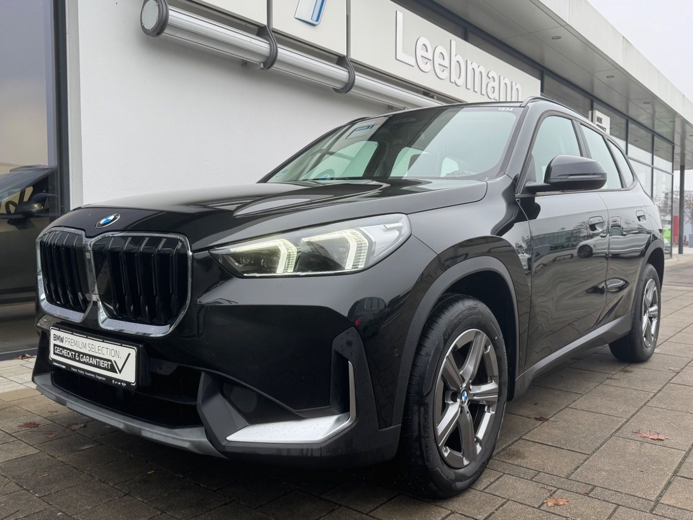 Fahrzeugabbildung BMW X1 sDrive18i AHK/AdaptLED/KomfZug/RFK/DrivAssi