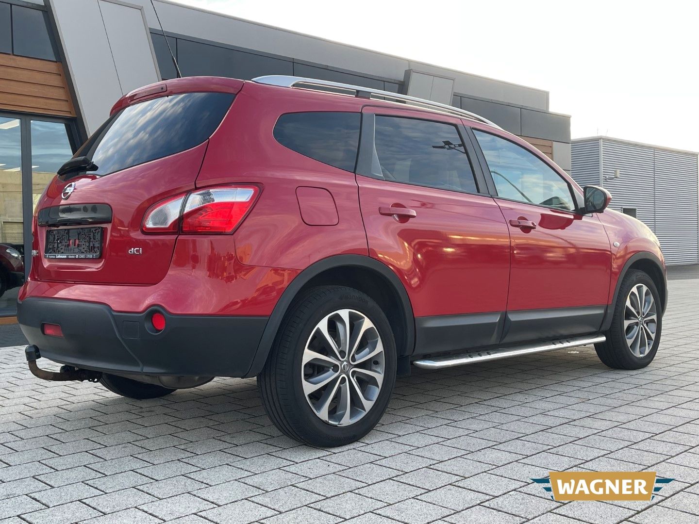 Fahrzeugabbildung Nissan Qashqai+2 Tekna 4X4 Automatik Klimaautomatik 7-S