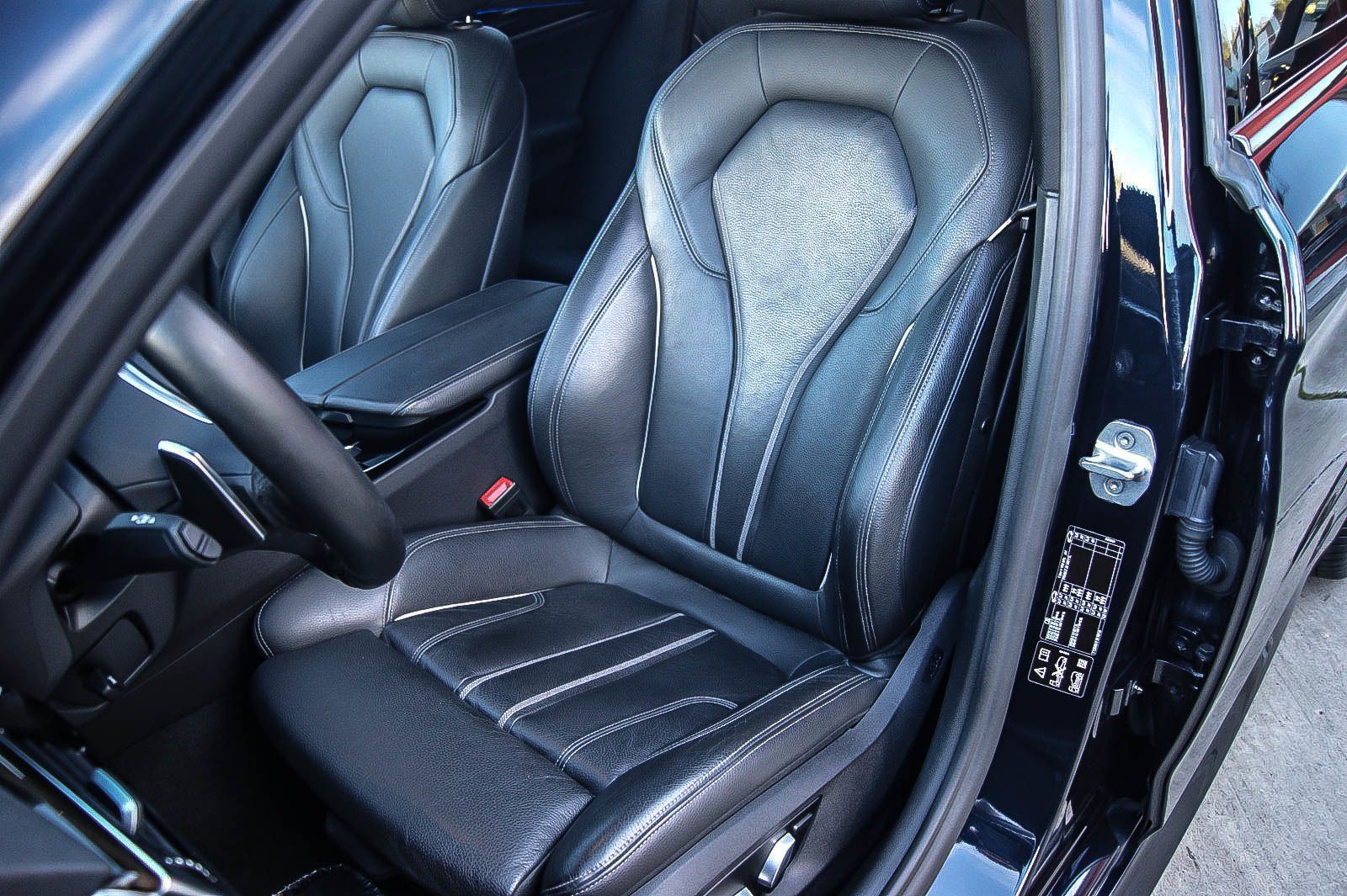 Fahrzeugabbildung BMW M550 xDrive V8 340kW/462PS HEADUP HARMAN&KARDON