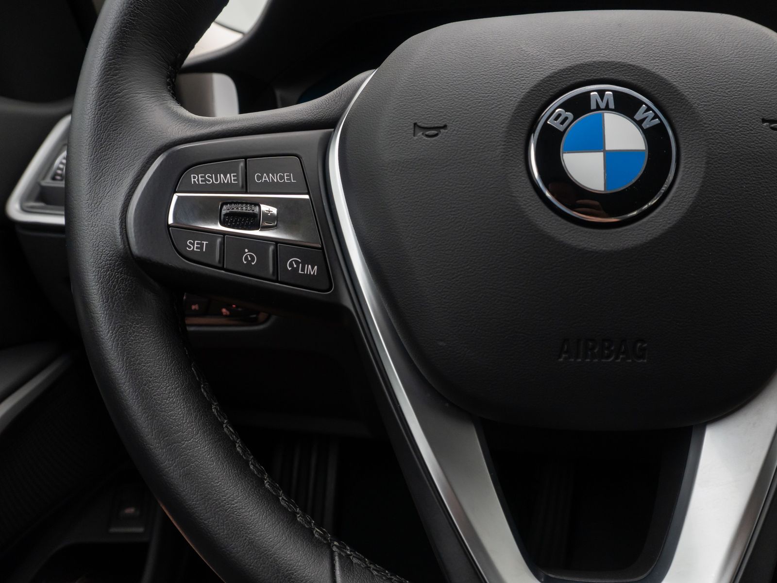 Fahrzeugabbildung BMW 320i DAB Laser Alarm Leder Komfort WLAN Sport