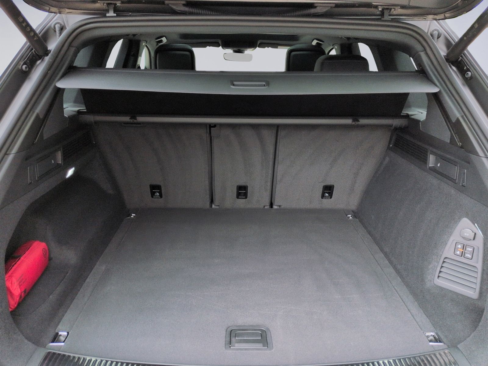 Touareg R-Line TDI MATTLACK+PANO+AHK+STHZ+HUD+