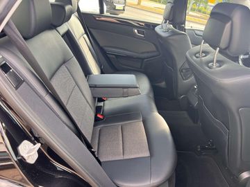 Mercedes E 200 - 11