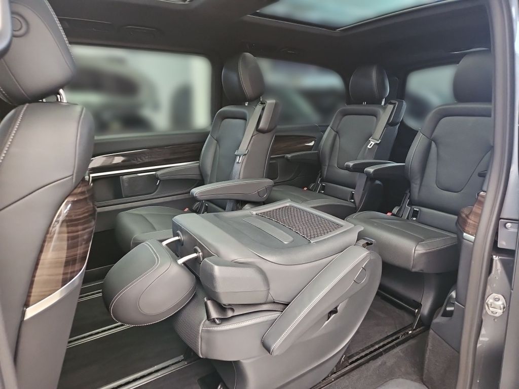 Fahrzeugabbildung Mercedes-Benz V 300 EXCLUSIVE ED lang 4x4 AMG AIRMATIC 6x SHZ
