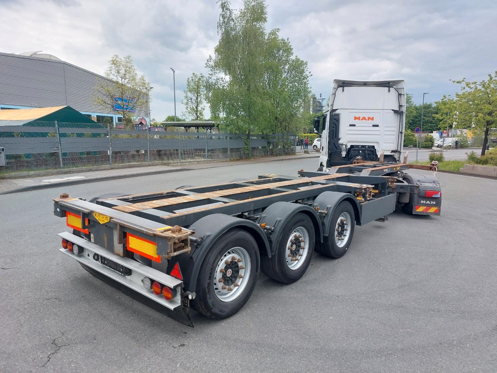 Broshuis 3UCC-39/45 MULTICHASSIS