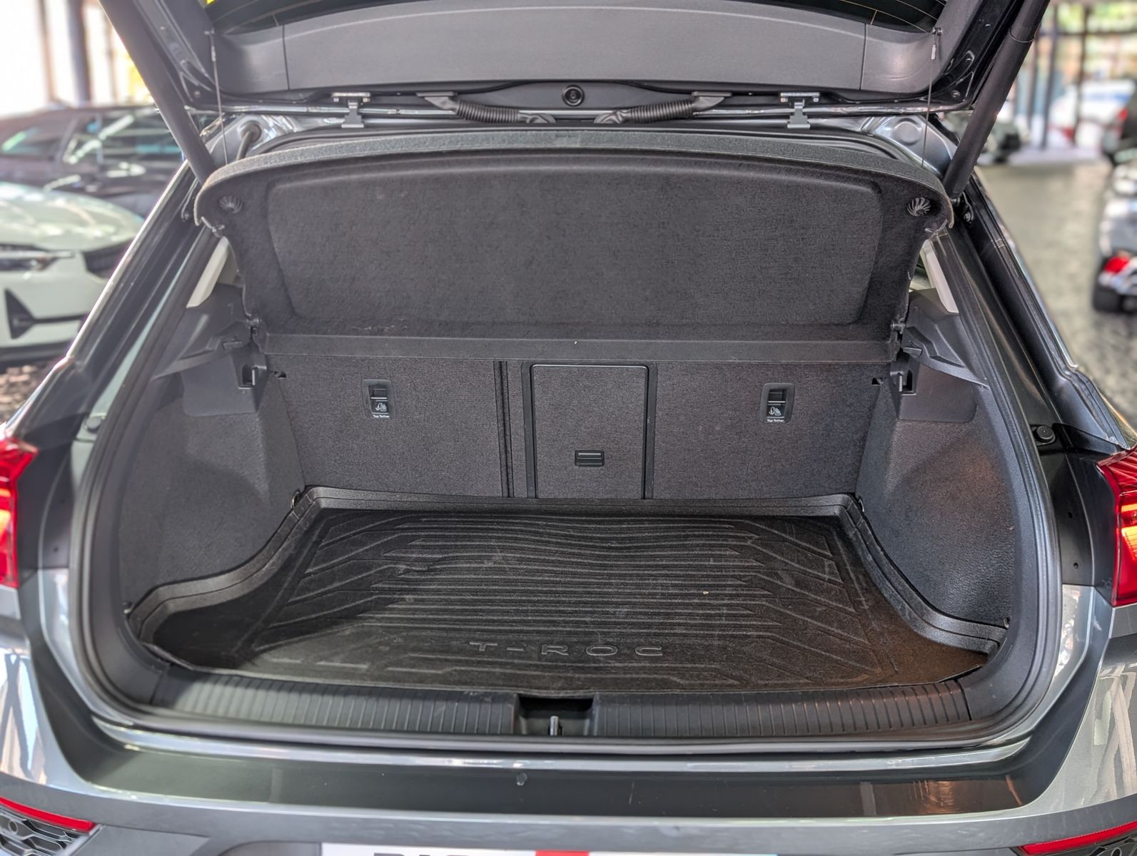 Fahrzeugabbildung Volkswagen T-Roc 1.6 TDI IQ.DRIVE ACC LED KAM SHZ AHK VIRT