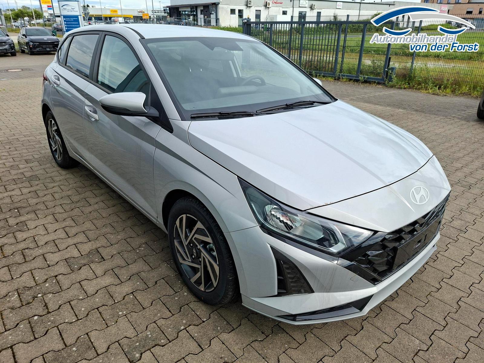 Hyundai "Family" LIEFERUNG KOSTENLOS! 1.0 T-GDI 90PS,...