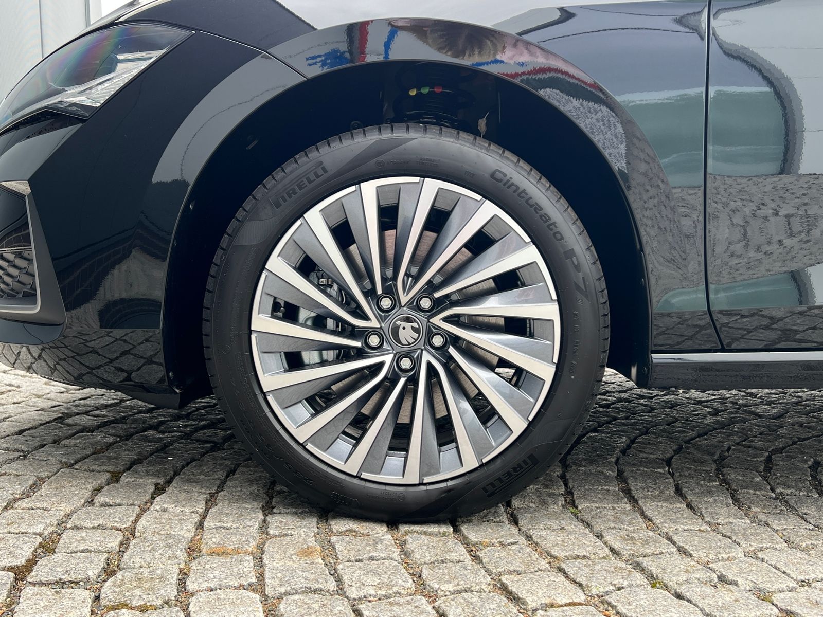 Fahrzeugabbildung SKODA Superb Combi L&K 2.0 TDI DSG 4x4 *AHK, Matrix-LE