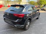Volkswagen T-Roc 2.0 TDI/DSG/Komfortline/Netto 12200 - Volkswagen T-Roc mit Diesel-Antrieb: Limousine, Automatik