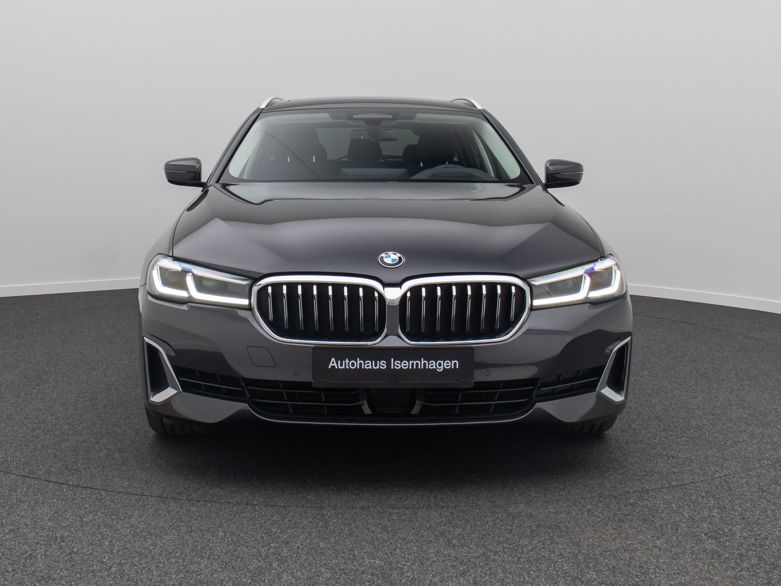 Fahrzeugabbildung BMW 540i xD Luxury Line ACC DispKey DAB Panorama HUD