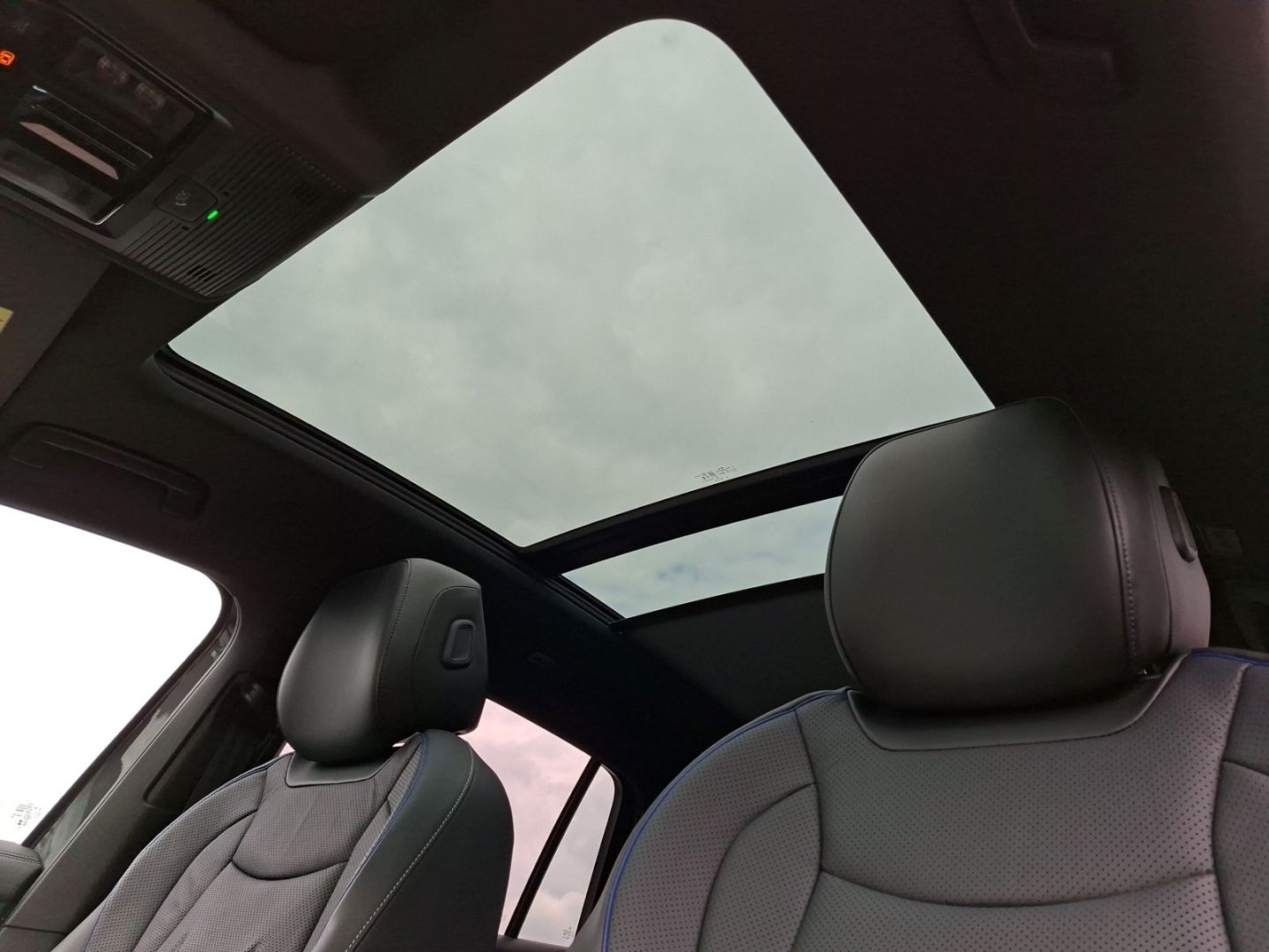 Tiguan 2.0 TSI 4Motion R-Line *Kamera*Keyless*