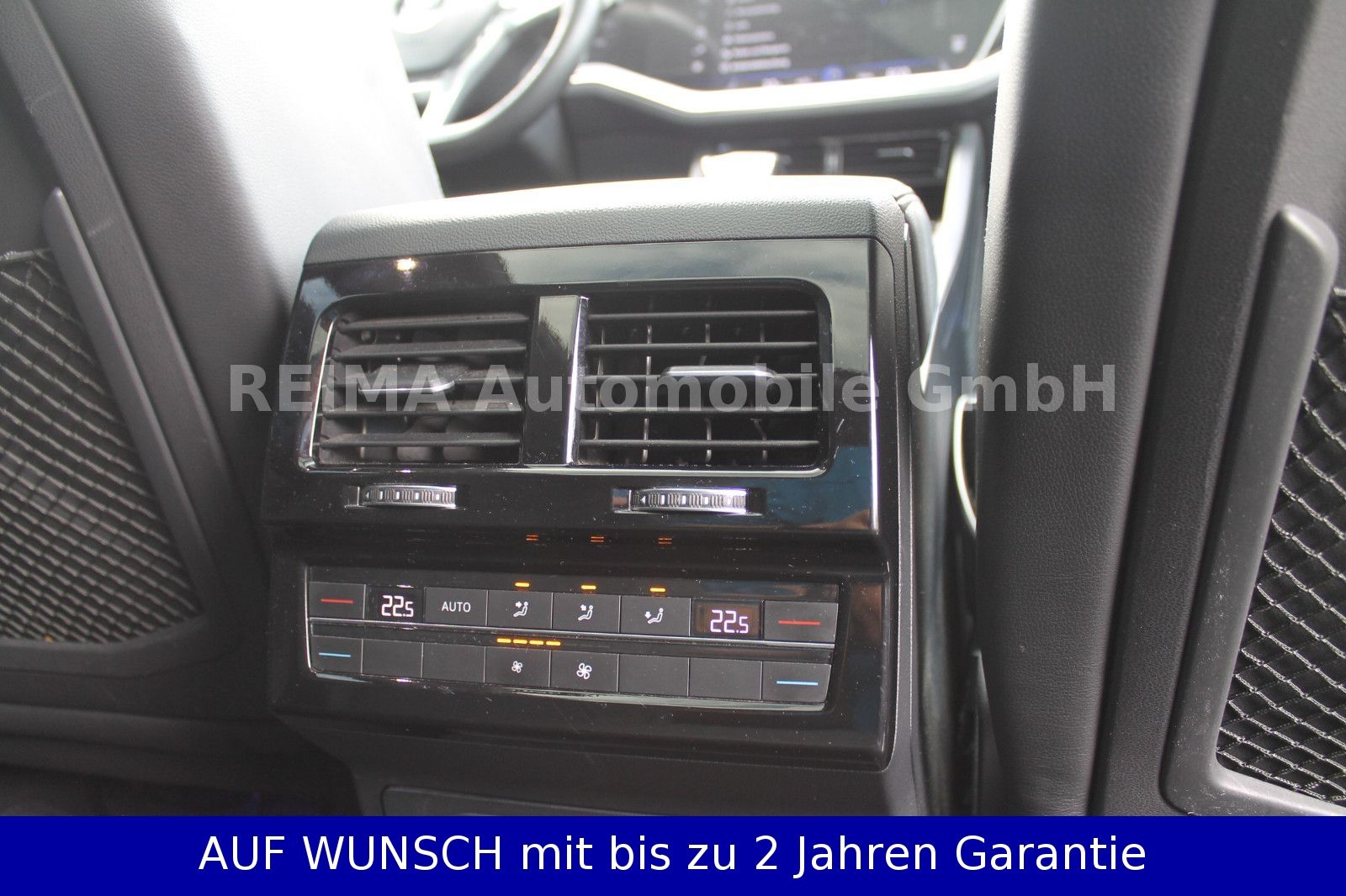 Fahrzeugabbildung Volkswagen Touareg 3,0D Elegance 4Motion, Pano, Luft
