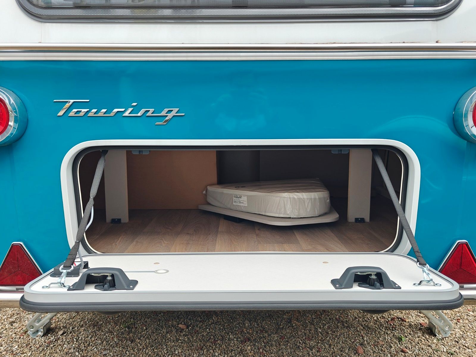 Fahrzeugabbildung HYMER / ERIBA / HYMERCAR Touring 642 Harbour Blue - JETZT 7.344€ SPAREN !