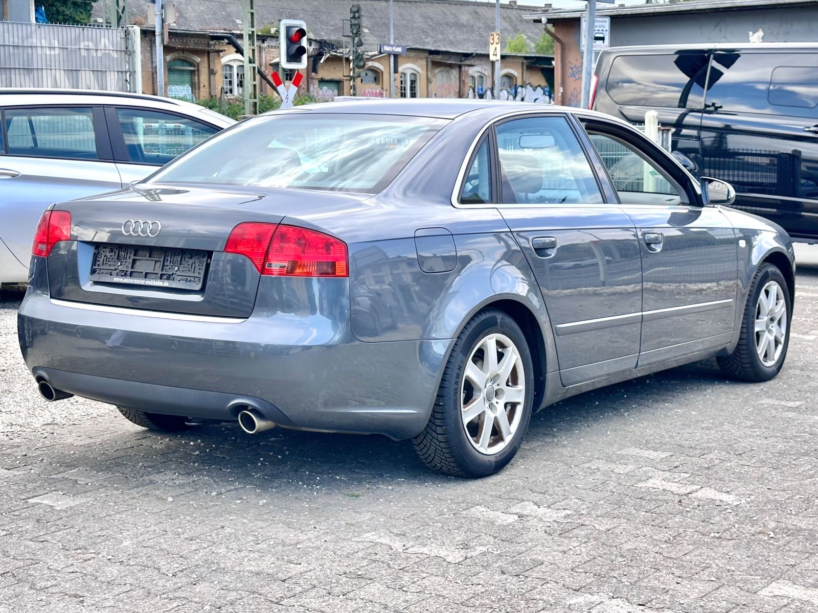 Fahrzeugabbildung Audi A4 163 PS Limousine *PDC+Automatik+Schiebedach*