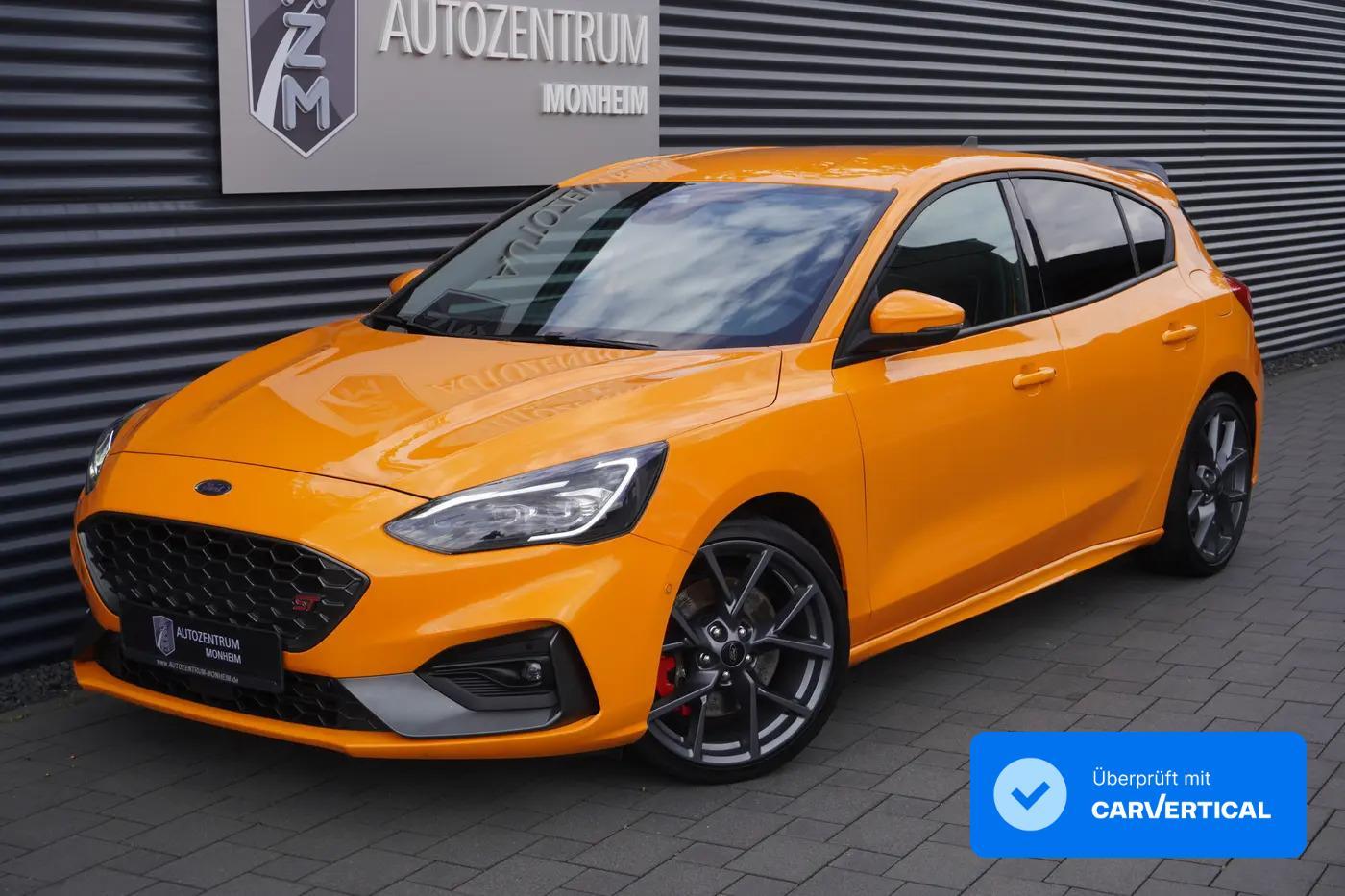 Ford Focus ST VIRTUAL RECARO KAMERA MATRIX NAVI LED