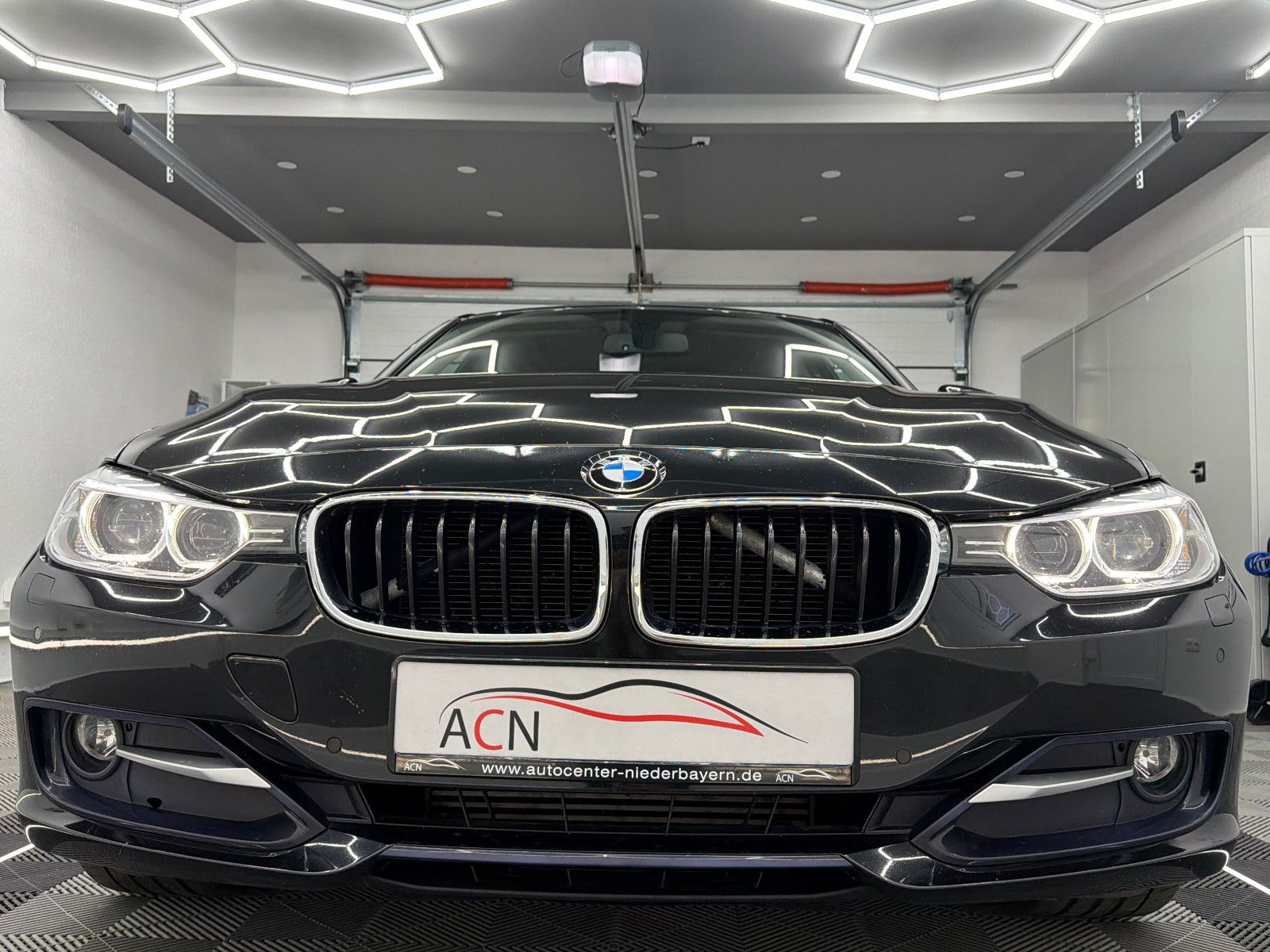 Fahrzeugabbildung BMW 320 d Lim. SPORT LINE/XENON/KAMERA/PDC/KLIMA
