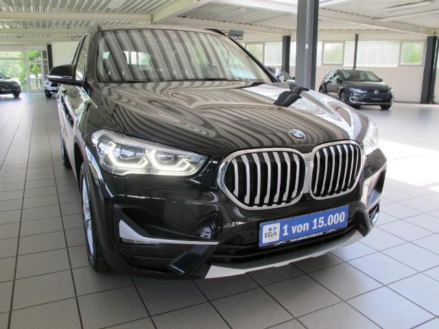 BMW X1 sDrive18i xLine *Leder schwarz * Pano*AHK*Spo