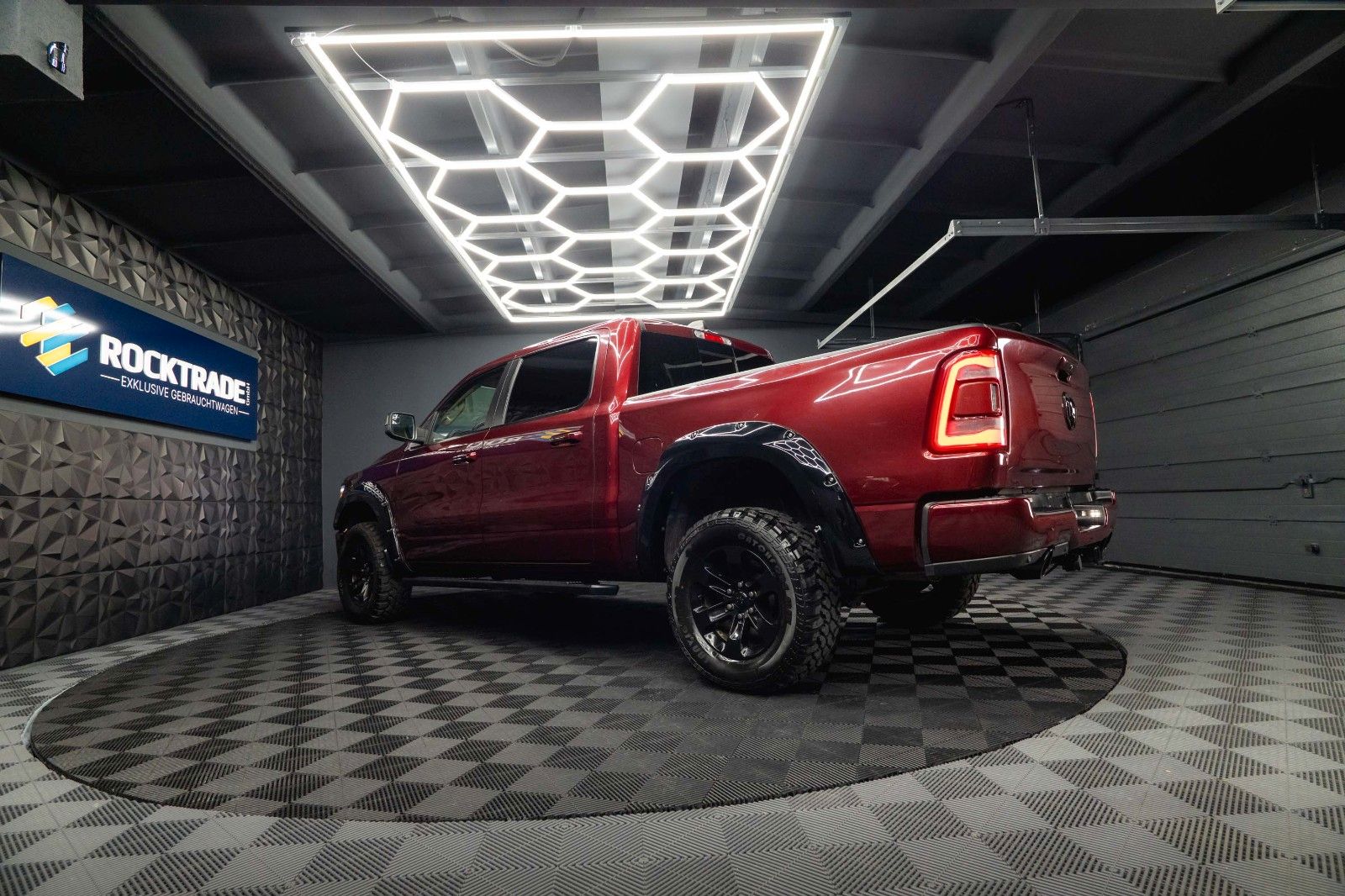 Fahrzeugabbildung Dodge RAM 5.7 V8 HEMI 4x4 NIGHT LARAMIE *Unfallfrei*