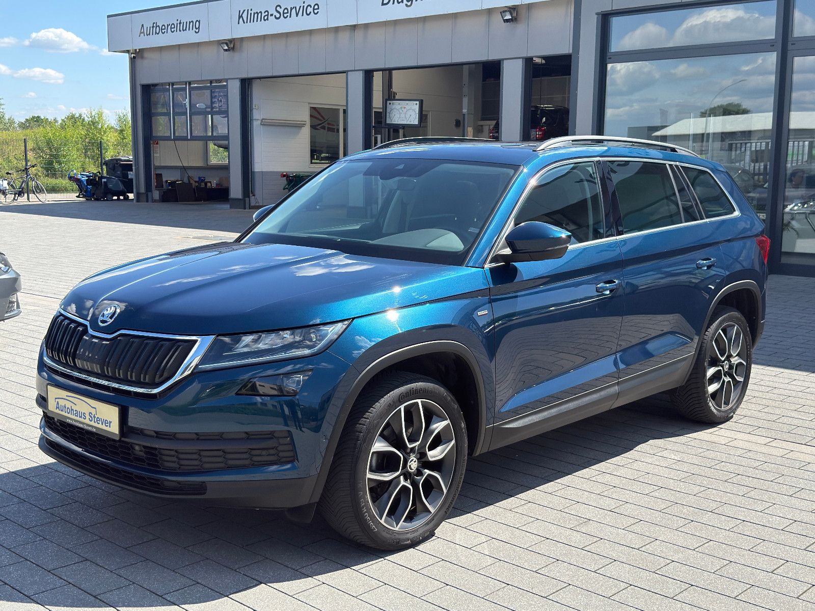 Fahrzeugabbildung SKODA Kodiaq Clever Navi,Sitzh.v+h,Alu,DSG,360°