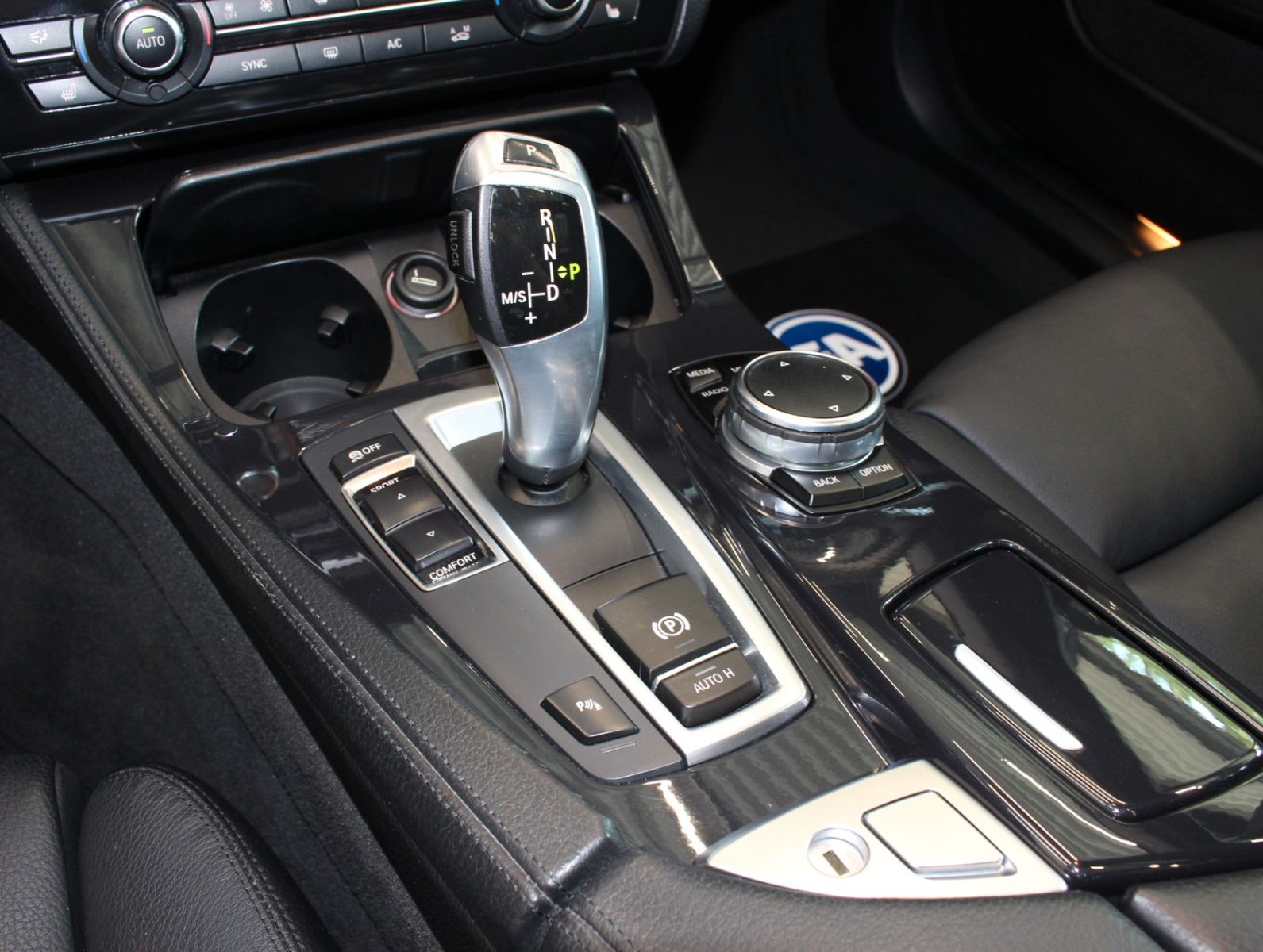 Fahrzeugabbildung BMW 530d Pano+Standhzg.+SoftClose+R.Kamera+NaviProf.