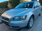 Volvo V50 2.0D 2.0 136PS Silber Kombi mit ... - Volvo V50 mit Diesel-Antrieb: 2.0
