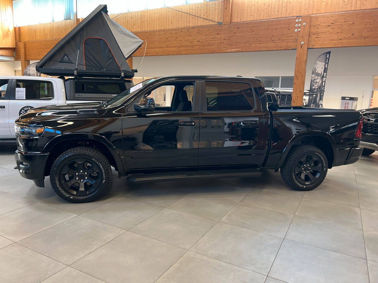 Fahrzeugabbildung Dodge RAM 1500 RTRNight  *LPG-Abdeckung-Allwetter*