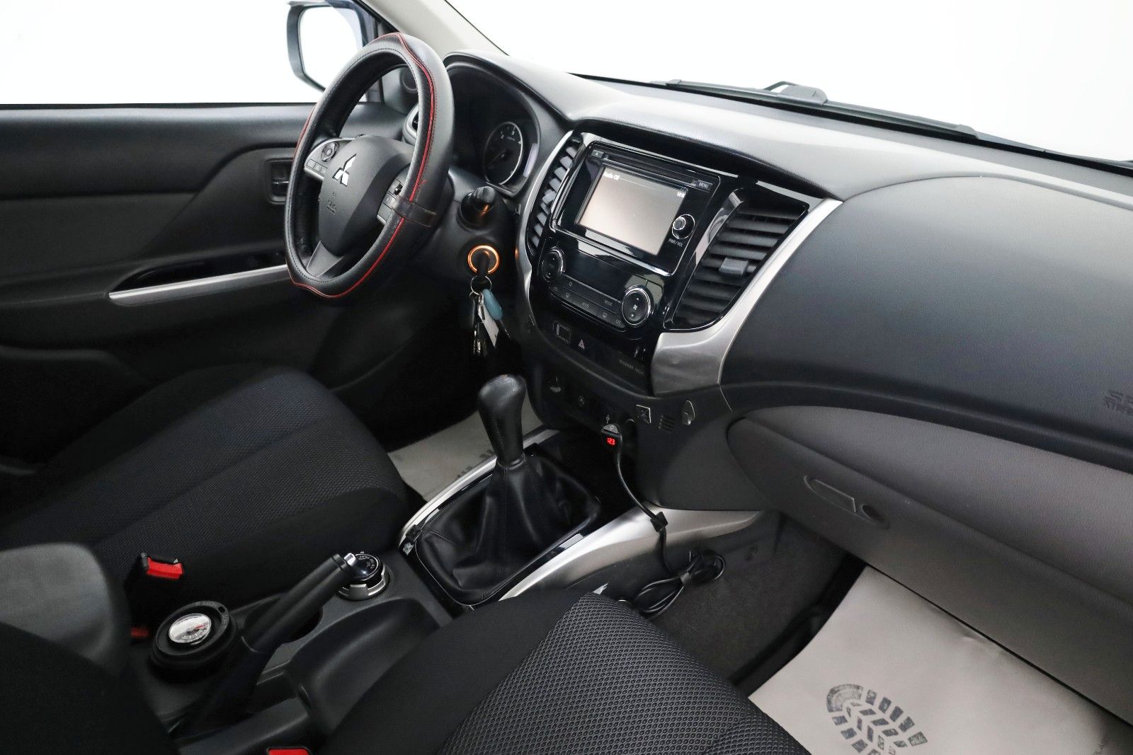 Fahrzeugabbildung Mitsubishi L200 Plus Doppelkabine 4WD Kamera,Rollo,AHK