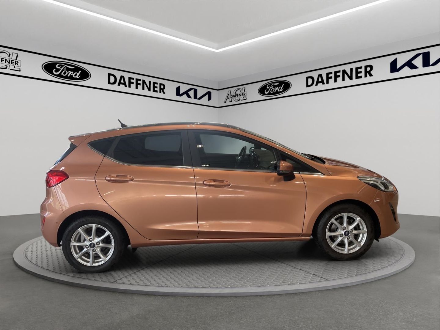 Fahrzeugabbildung Ford Fiesta Titanium Kamera Panoramadach Tempomat