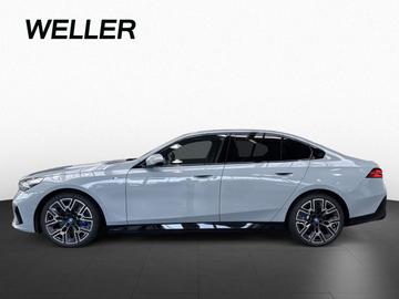 صورة 10 لـ 2023 BMW I5
