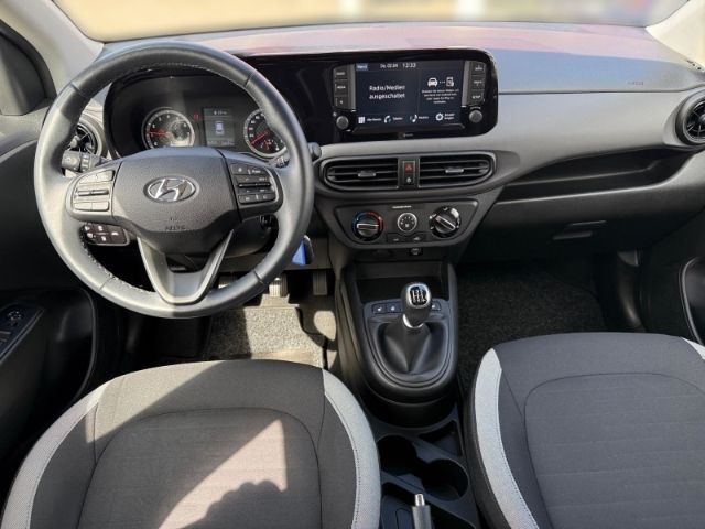 Fahrzeugabbildung Hyundai i10 1.0 Trend +CARPLAY+KLIMA+SHZ+PDC+RADIO+UVM+