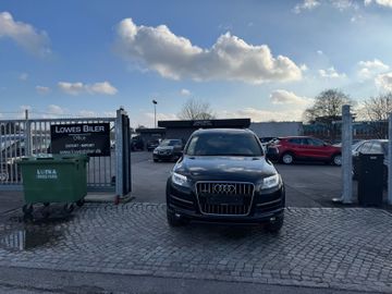 Audi Q7 - 1
