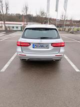 Mercedes-Benz E 400 4MATIC T EXCLUSIVE Autom. EXCLUSIVE - Mercedes-Benz E 400 Kombi Gebrauchtwagen