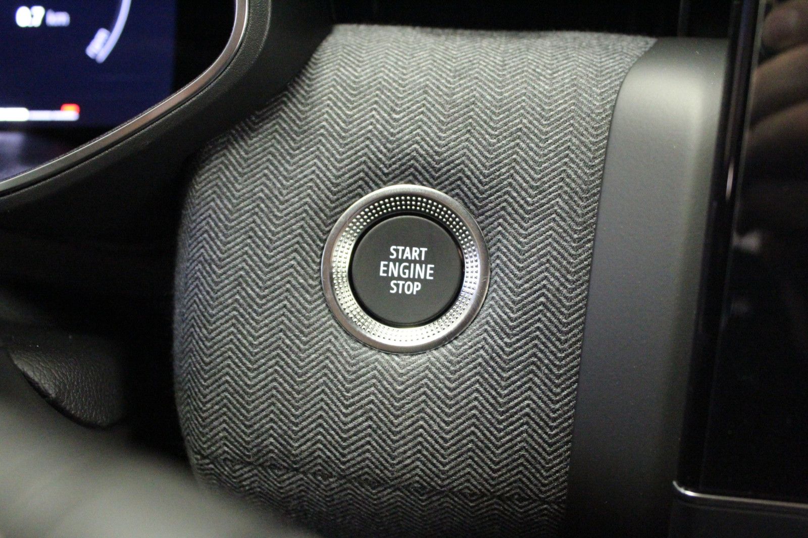 Fahrzeugabbildung Renault Clio TCe 90 Techno *Look-Paket*Winter-Paket*Bose