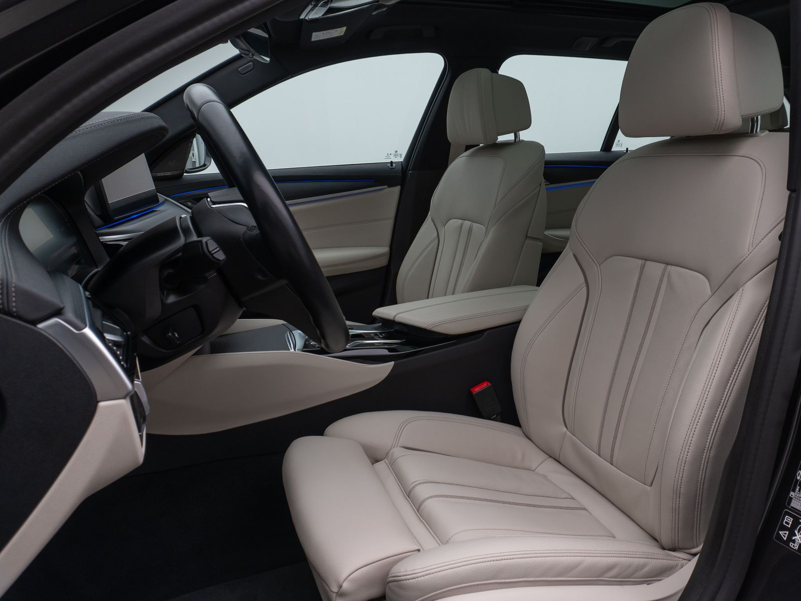 Fahrzeugabbildung BMW 520d  xD Luxury Line Panorama Kamera DAB H/K AHK