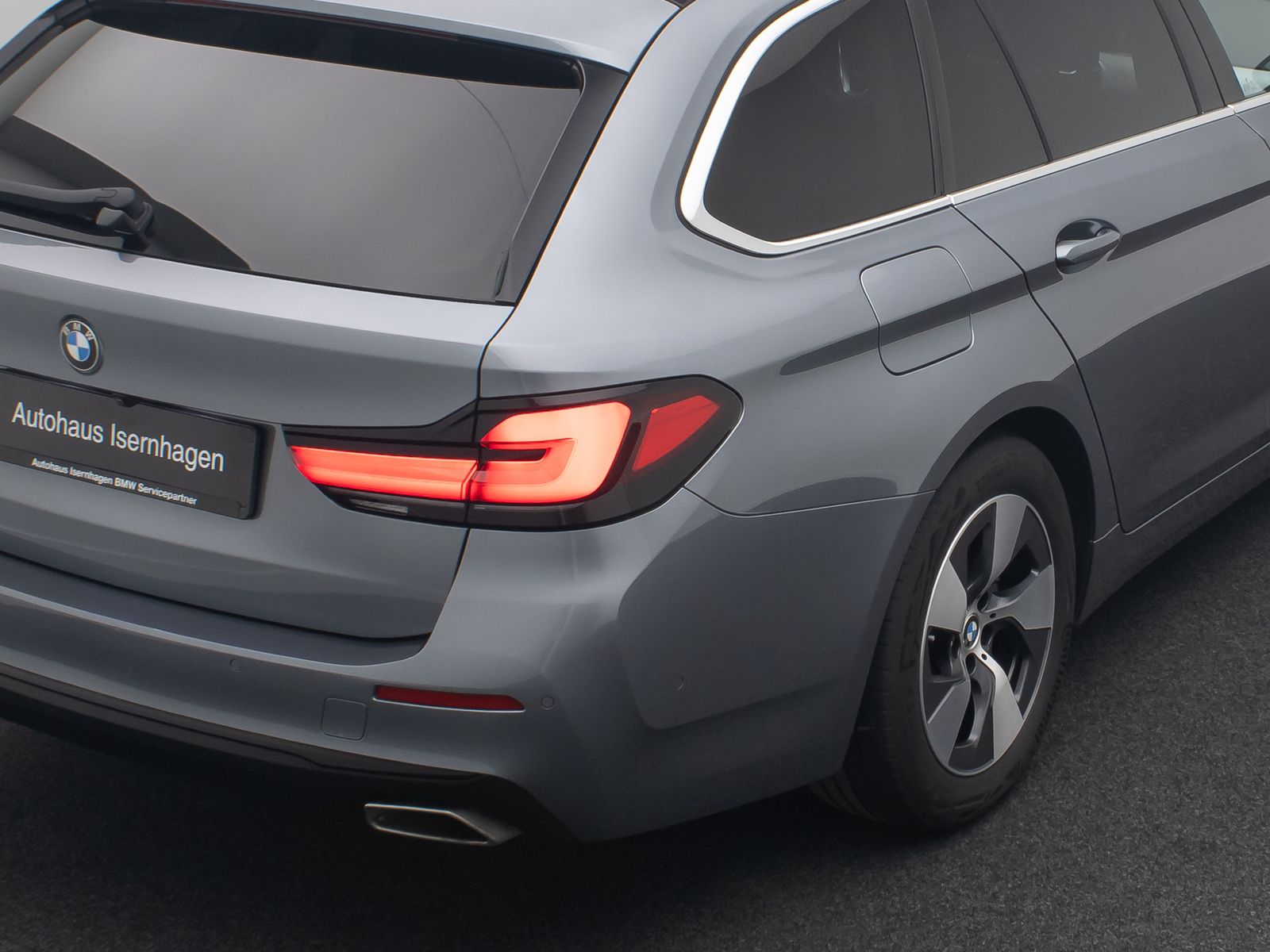 Fahrzeugabbildung BMW 520d DisplKey 4xKlima Laser HUD DAB Kamera AHK