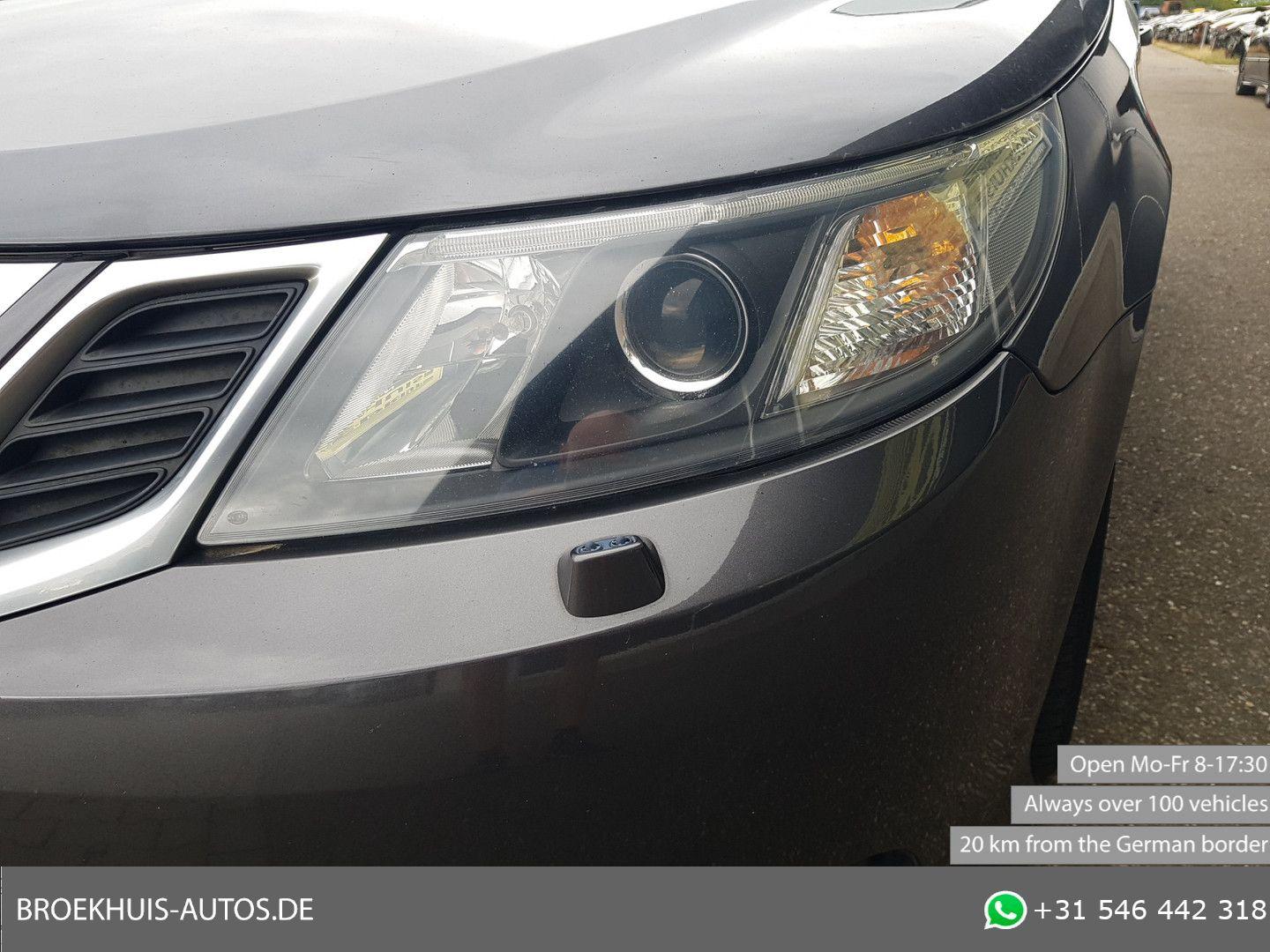Saab 9-3 2011 — photo 27