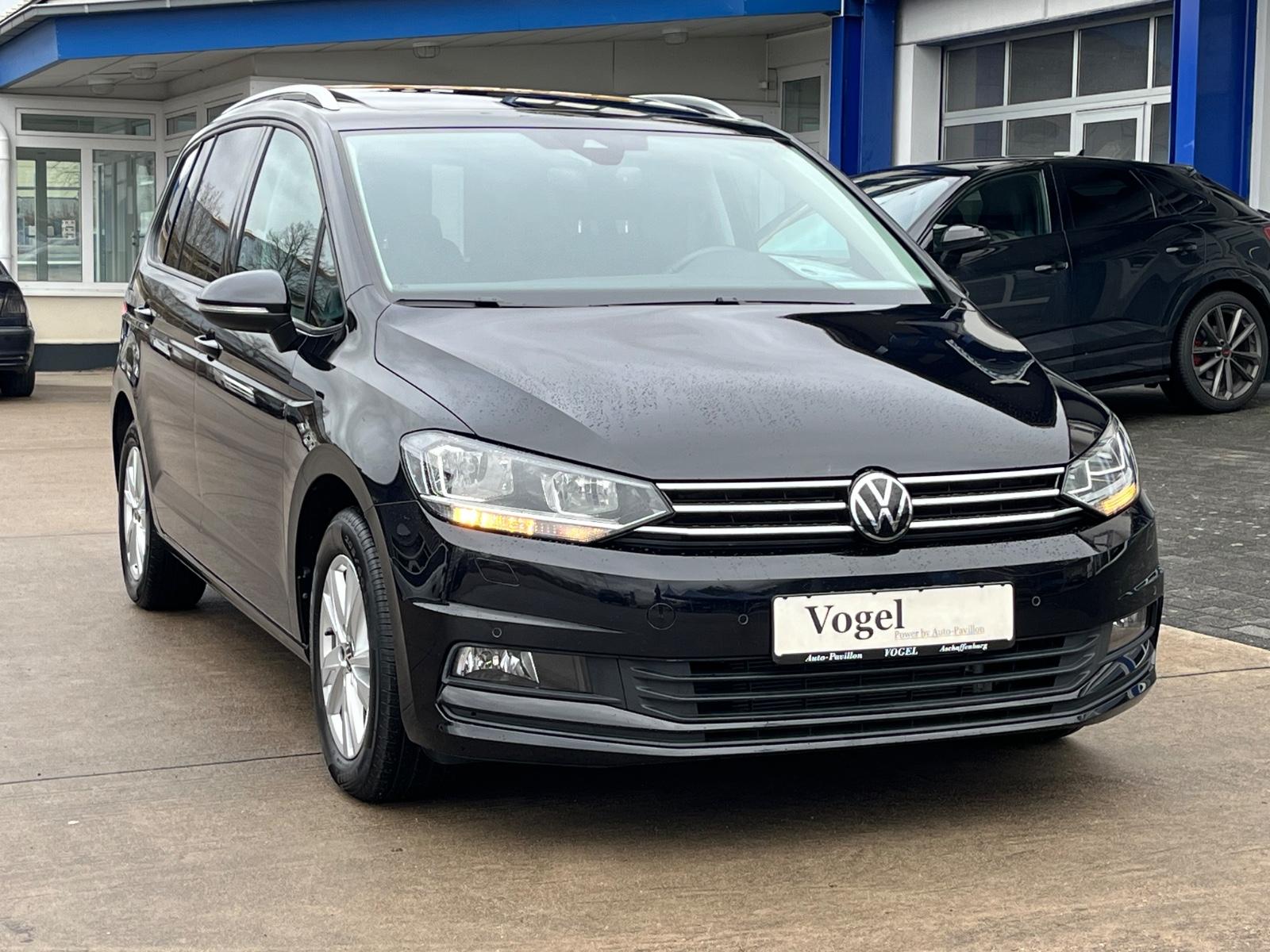 Volkswagen Touran Comfortline AUT/NAVI/ACC/PANODACH 1.Hd!