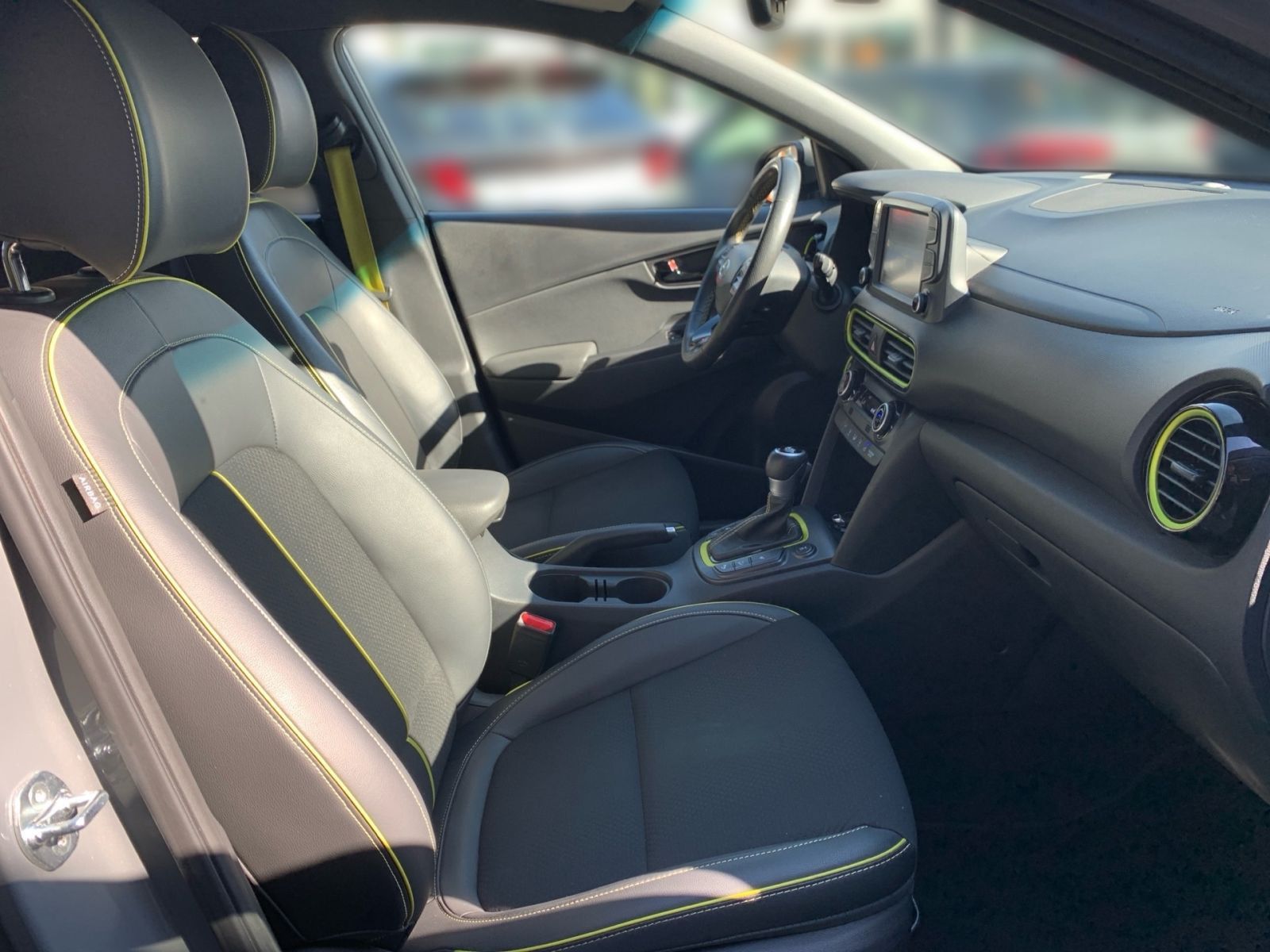 Fahrzeugabbildung Hyundai Kona 1.6 T-GDI Style 4WD Automatik Navi LED