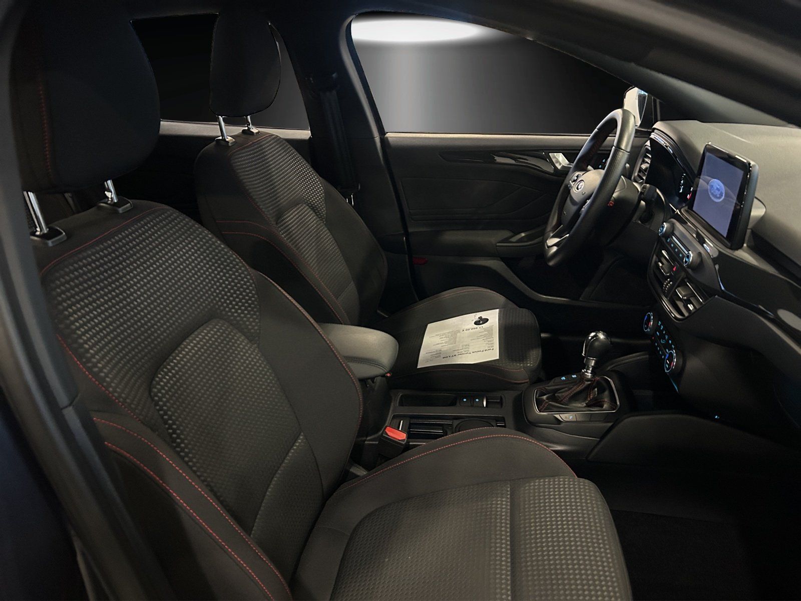 Fahrzeugabbildung Ford Focus Turnier ST-Line