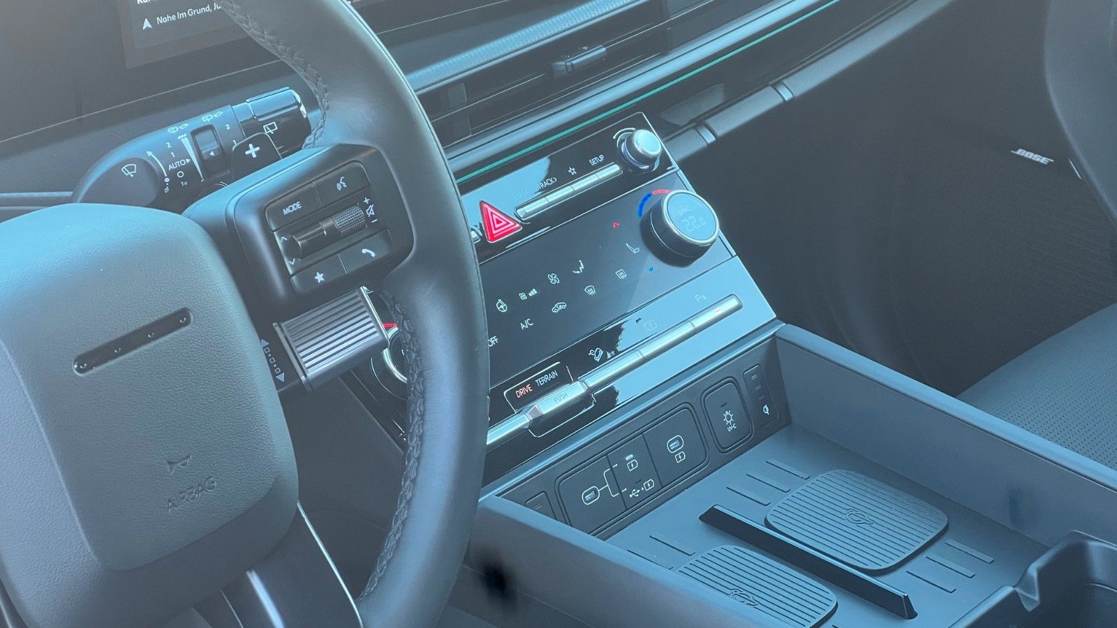 Fahrzeugabbildung Hyundai SANTA FE 1.6T-GDI HEV Blackline *Standhzg*AHK*