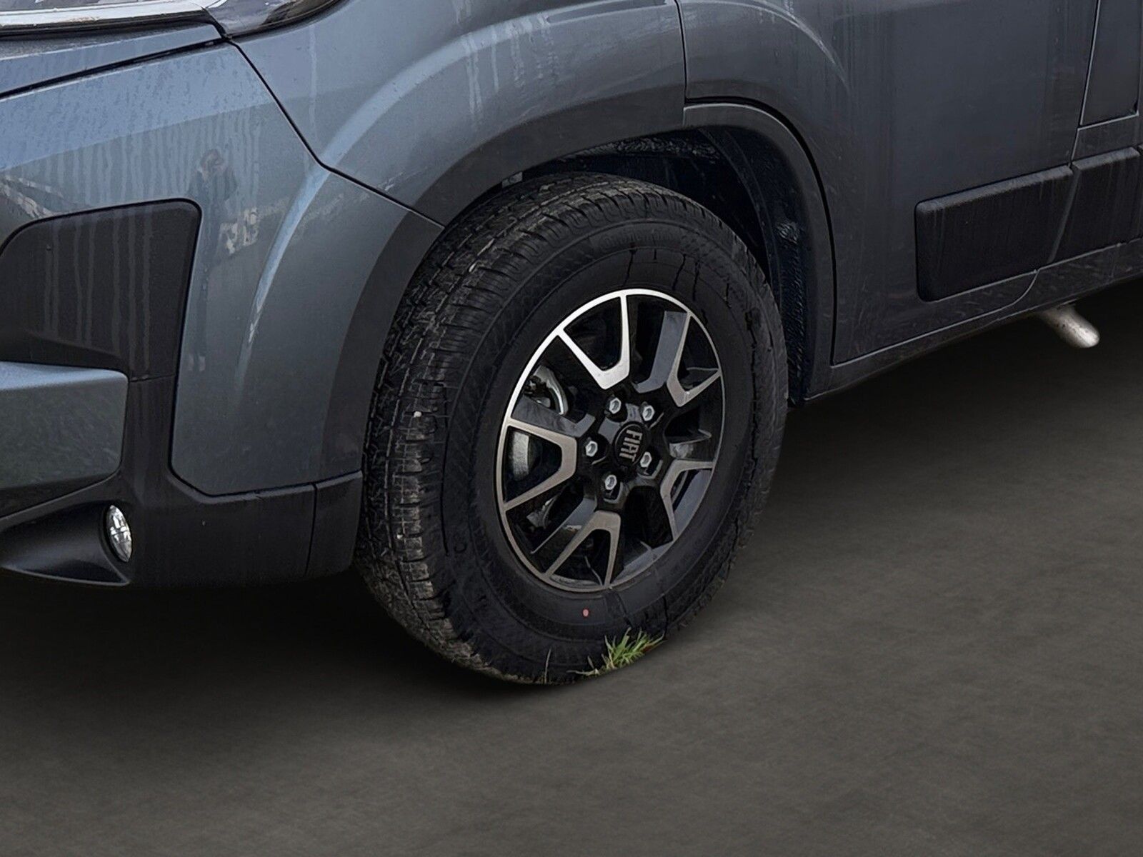 Fahrzeugabbildung Eura Mobil Van V 595 HB Alufelgen, RFK, Captain-Chair-Sitze