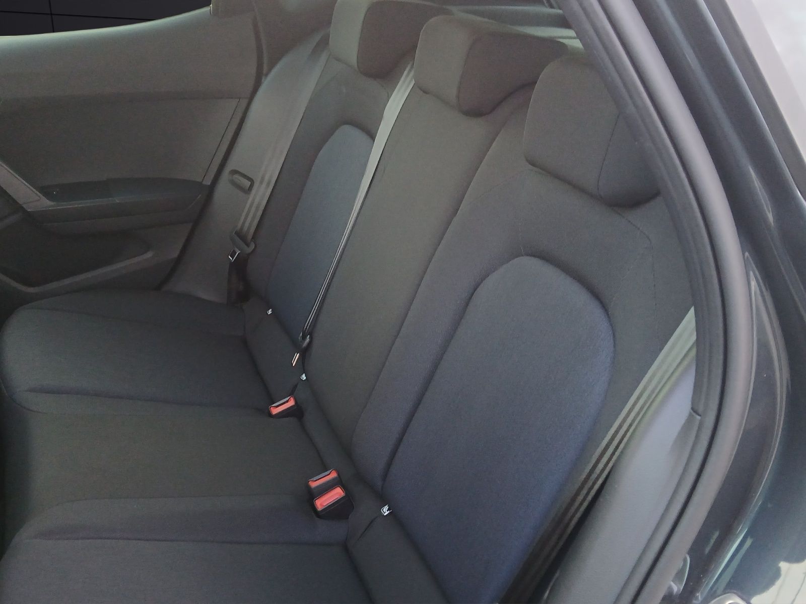 Fahrzeugabbildung SEAT Arona TSI FR-Line DSG LED Navi AID ACC RFK SH LM