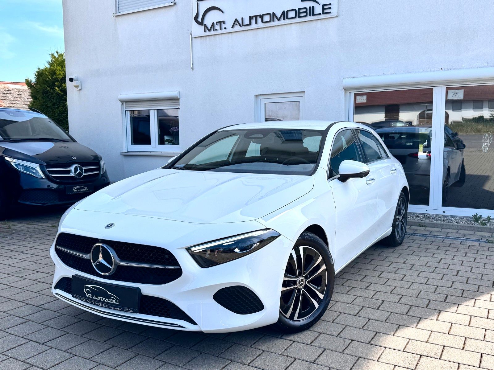 MERCEDES-BENZ A 200*FINANZIERUNG*TEMP*NAVI*LED*360°*SHZ*PDC*