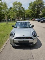 MINI Cooper S Coupé - MINI Cooper S Coupé mit Benzin-Antrieb: Automatik