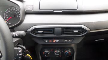 Dacia Sandero III Essential TCe 90 PS mit Klima Einpar