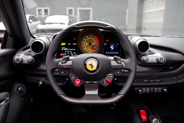 Ferrari F8 Spider*Lift,Racing-Seats,Carbon,JBL,Dt. Ausl.
