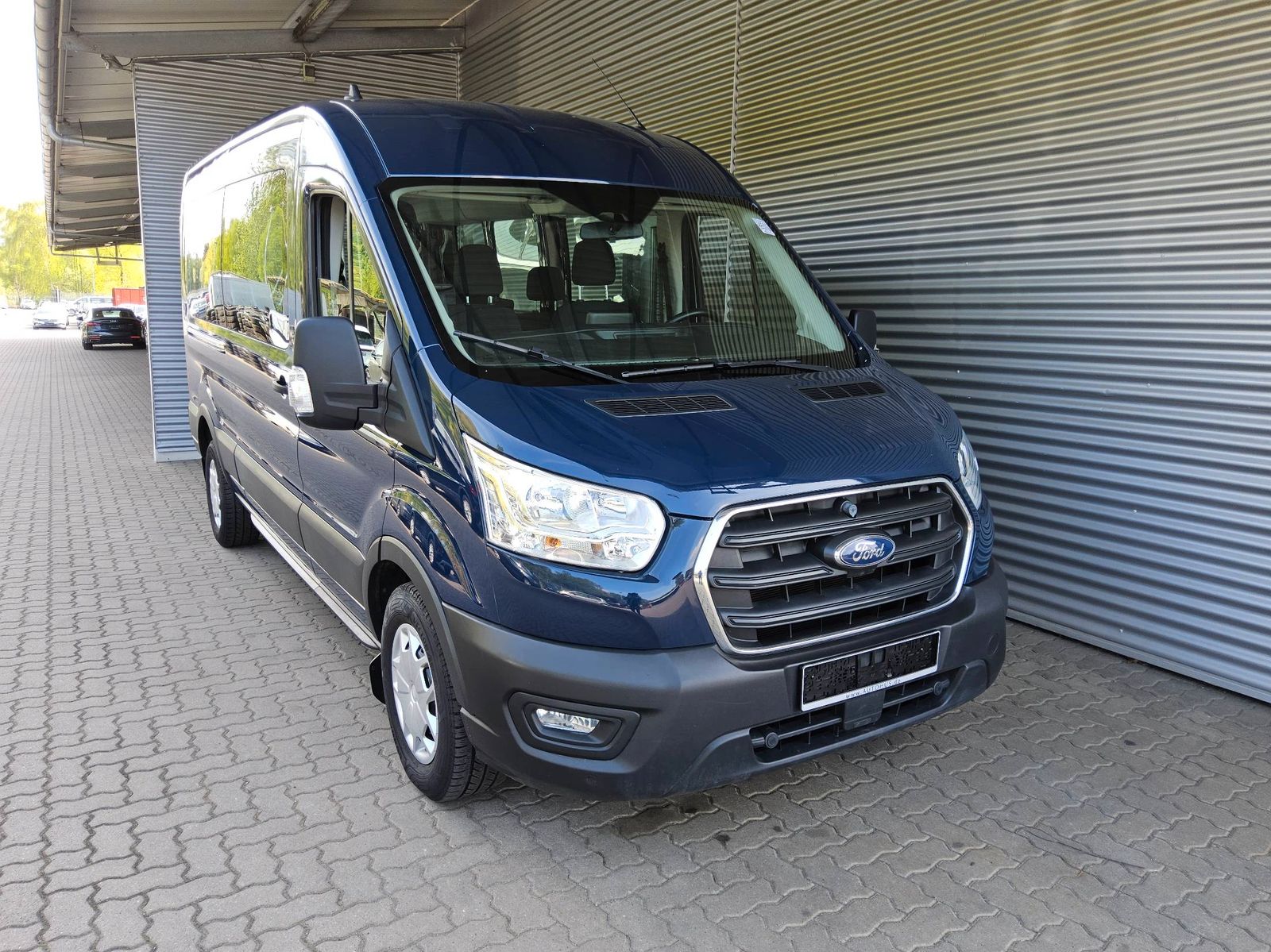 Ford Transit 2.0 TDCi Trend 9-Sitze Aut. Navi StHzg imagem 3