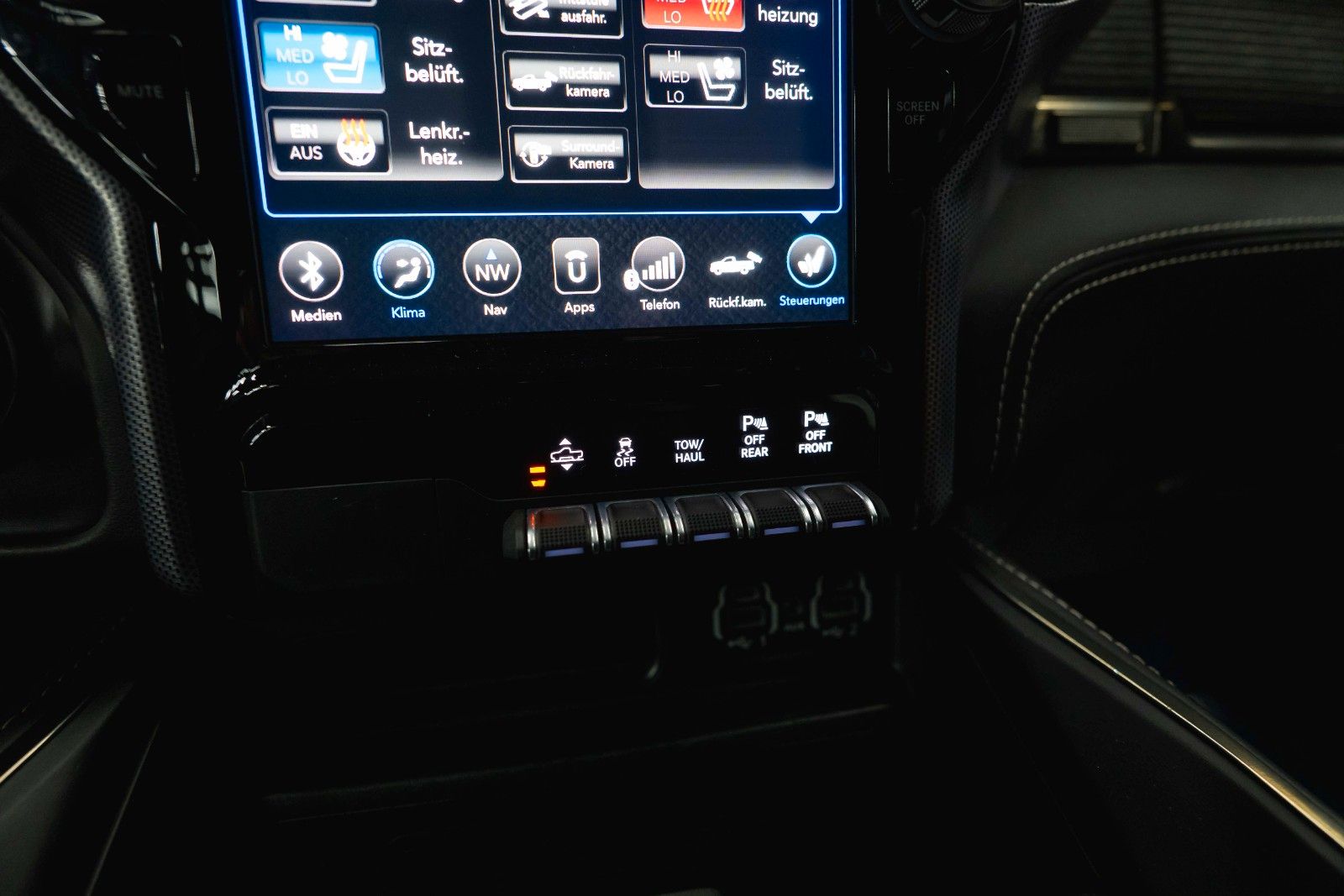 Fahrzeugabbildung Dodge RAM 5.7 V8 HEMI LIMITED Offroad FULL Options ACC