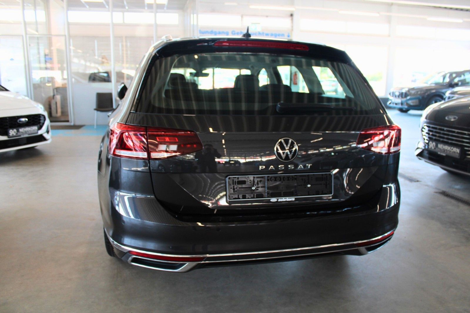 Fahrzeugabbildung Volkswagen Passat 2.0 TDI DSG Elegance LED CAM ACC NAVI uvm